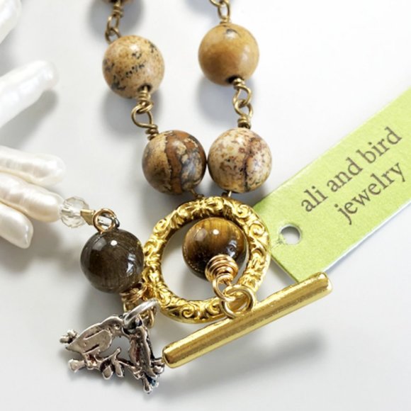 Beautiful Ali & Bird Freshwater Pearl Necklace, Two Left - Picture 1 of 4